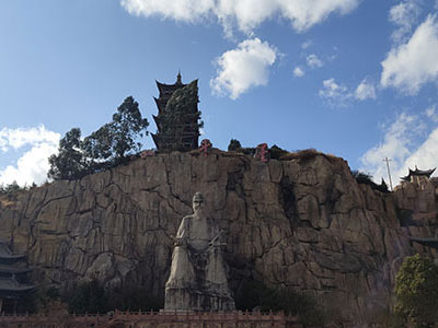鲁班巨型石雕像